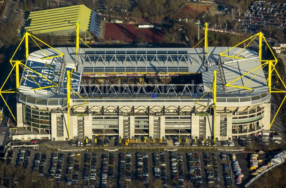 Luftaufnahme Dortmund - Gelände des Borusseum , der Arena Signal Iduna Park mit dem Stadion Rote Erde in Dortmund in Nordrhein-Westfalen