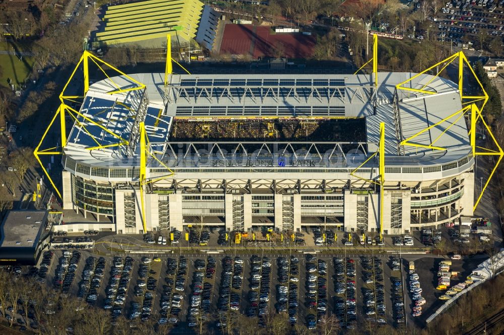 Dortmund von oben - Gelände des Borusseum , der Arena Signal Iduna Park mit dem Stadion Rote Erde in Dortmund in Nordrhein-Westfalen