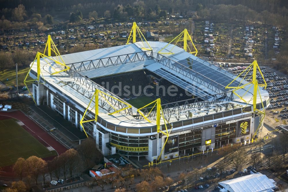 Dortmund aus der Vogelperspektive: Gelände des Borusseum , der Arena Signal Iduna Park mit dem Stadion Rote Erde in Dortmund in Nordrhein-Westfalen