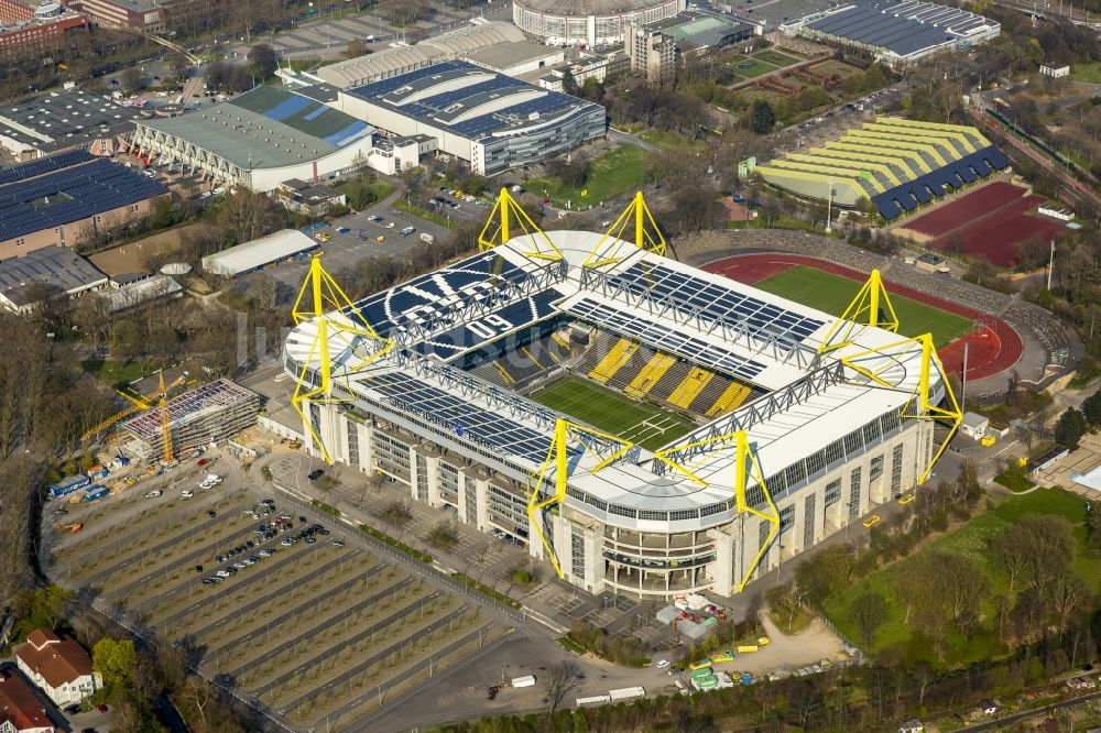 Dortmund aus der Vogelperspektive: Gelände des Borusseum , dem Stadion Signal Iduna Park in Dortmund in Nordrhein-Westfalen