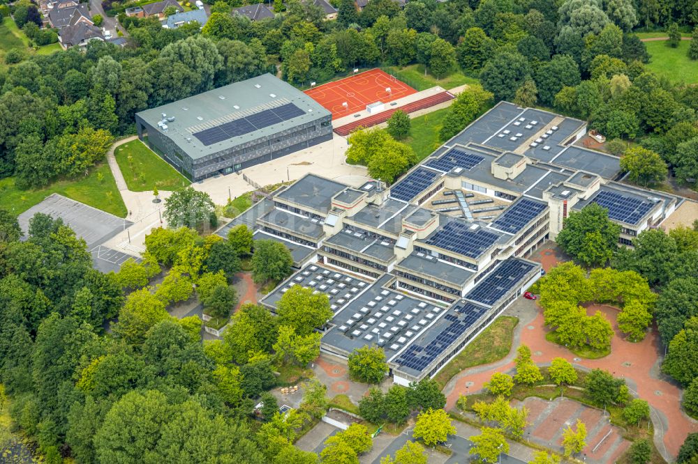 Soest von oben - Gelände des Börde-Berufskolleg in Soest im Bundesland Nordrhein-Westfalen, Deutschland