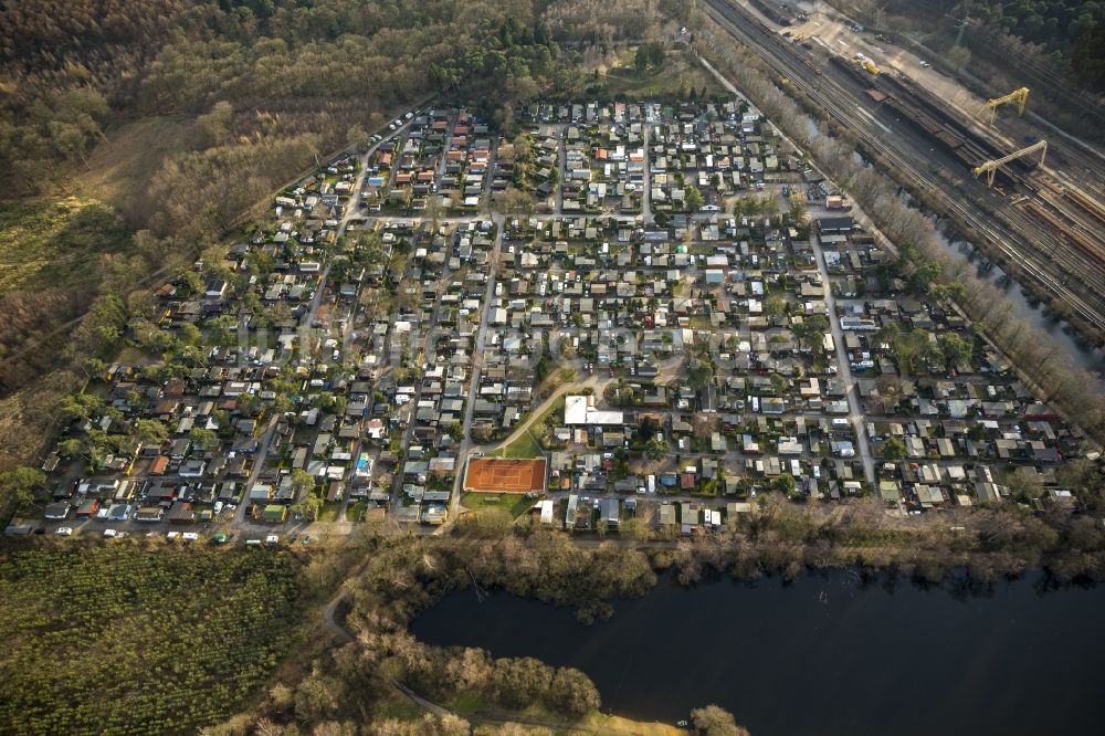 Mülheim aus der Vogelperspektive: Gelände des Campingplatz Entenfang an der Duisburger Seenplatte in Mülheim im Bundesland Nordrhein-Westfalen