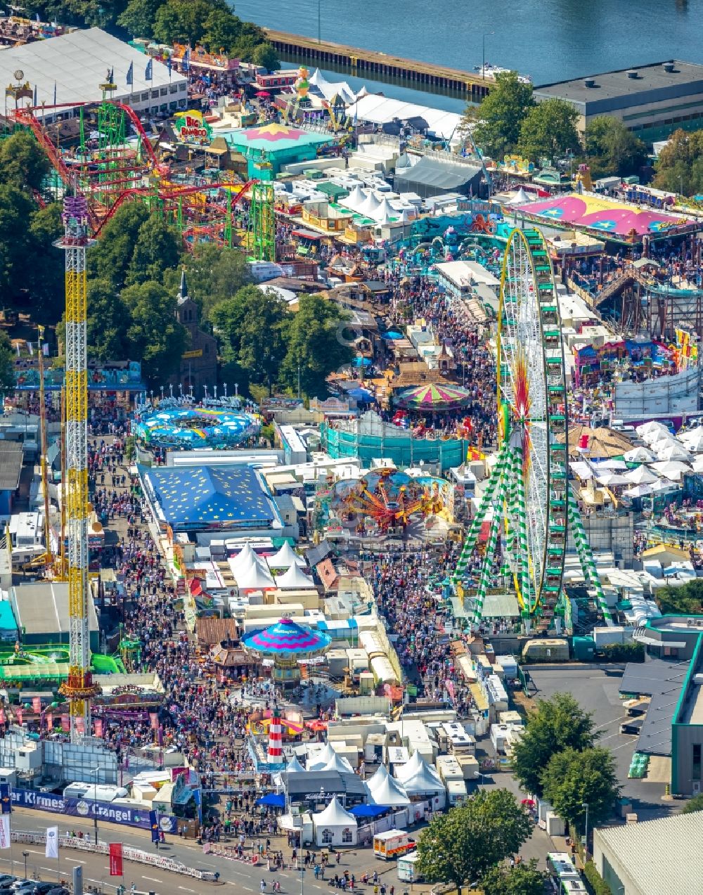 Herne aus der Vogelperspektive: Gelände der Cranger Kirmes in Herne im Bundesland Nordrhein-Westfalen, Deutschland