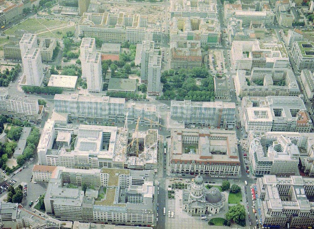 Luftbild Berlin - Gelände am Deutschen Dom auf dem Gendarmenmarkt in Berlin - Mitte.