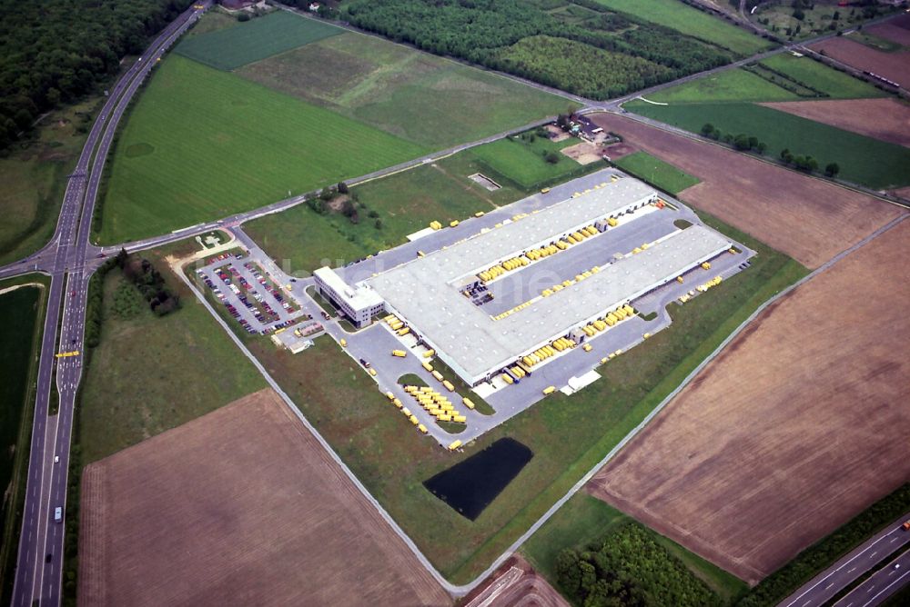 Luftbild Krefeld - Gelände DHL Paketzentrum Krefeld in Krefeld im Bundesland Nordrhein-Westfalen, Deutschland