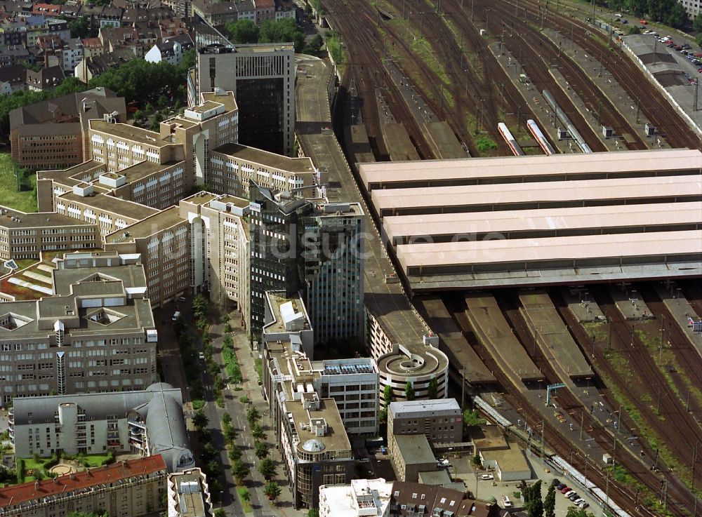 Düsseldorf aus der Vogelperspektive: Gelände am Düsseldorfer Hauptbahnhof der Deutschen Bahn am Oberbilker Zentrum in Düsseldorf im Bundesland Nordrhein-Westfalen NRW