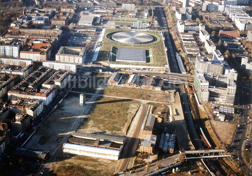 Berlin - Lichtenberg von oben - Gelände des ehem. Berliner Schlachthofes an der Landsberger Allee in Berlin - Lichtenberg.