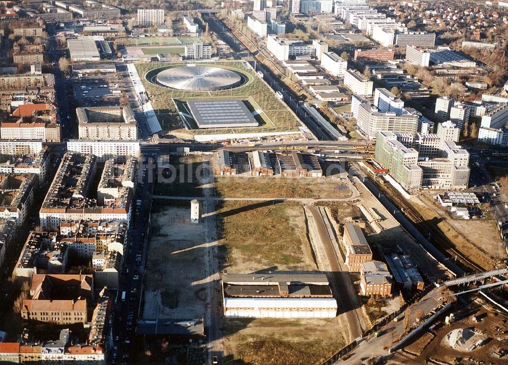 Luftaufnahme Berlin - Lichtenberg - Gelände des ehem. Berliner Schlachthofes an der Landsberger Allee in Berlin - Lichtenberg.