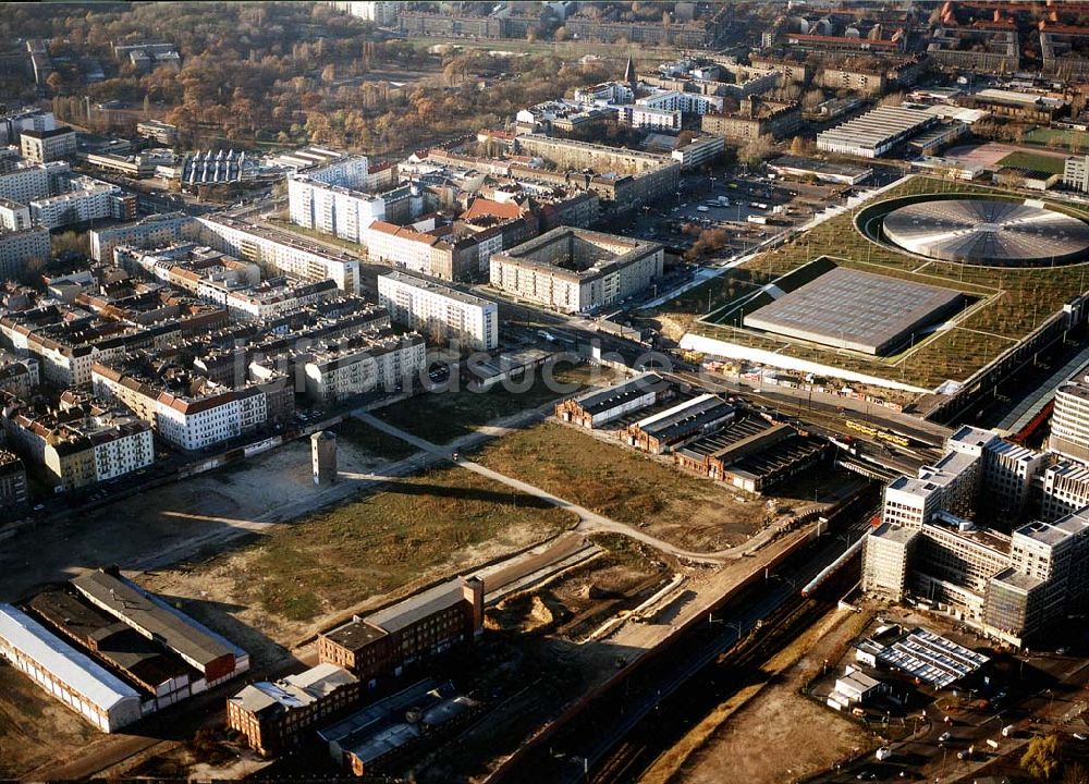 Berlin - Lichtenberg aus der Vogelperspektive: Gelände des ehem. Berliner Schlachthofes an der Landsberger Allee in Berlin - Lichtenberg.