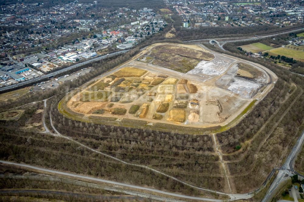 Luftbild Dinslaken - Gelände der ehemaligen Bergbau- Halde in Dinslaken im Bundesland Nordrhein-Westfalen, Deutschland