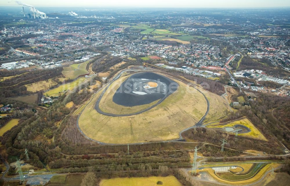 Gladbeck von oben - Gelände der ehemaligen Bergbau- Halde in Gladbeck im Bundesland Nordrhein-Westfalen