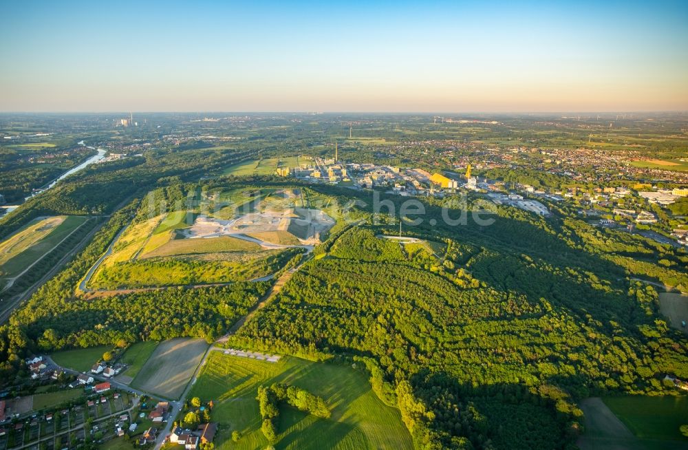 Luftbild Bergkamen - Gelände der ehemaligen Bergbau- Halde Halde Großes Holz in Bergkamen im Bundesland Nordrhein-Westfalen - NRW, Deutschland