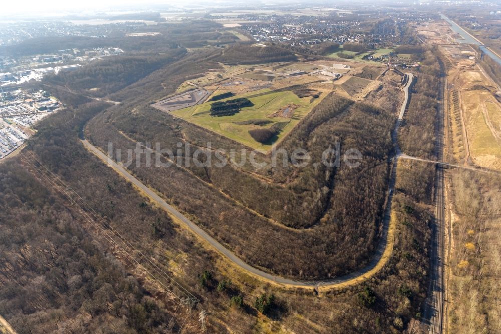 Bergkamen aus der Vogelperspektive: Gelände der ehemaligen Bergbau- Halde Halde Großes Holz in Bergkamen im Bundesland Nordrhein-Westfalen - NRW, Deutschland