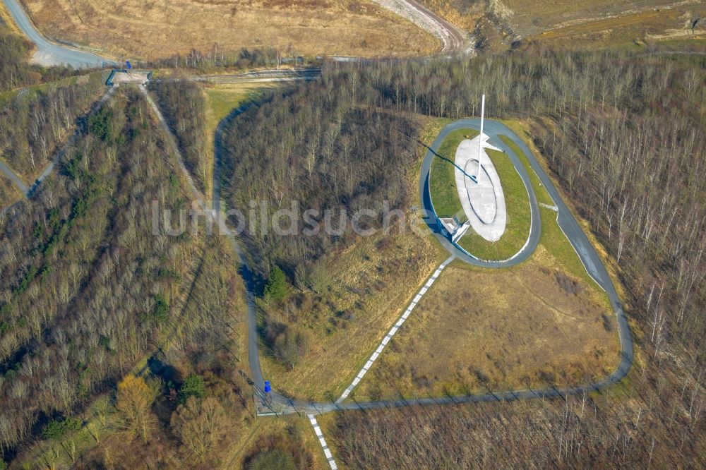 Bergkamen von oben - Gelände der ehemaligen Bergbau- Halde Halde Großes Holz in Bergkamen im Bundesland Nordrhein-Westfalen - NRW, Deutschland