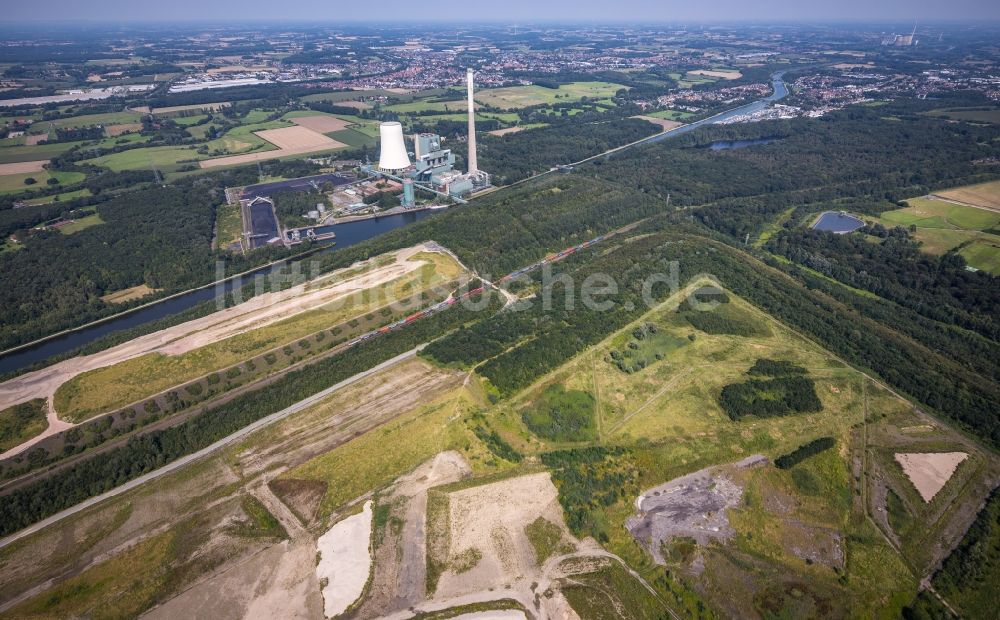 Bergkamen aus der Vogelperspektive: Gelände der ehemaligen Bergbau- Halde Halde Großes Holz in Bergkamen im Bundesland Nordrhein-Westfalen - NRW, Deutschland