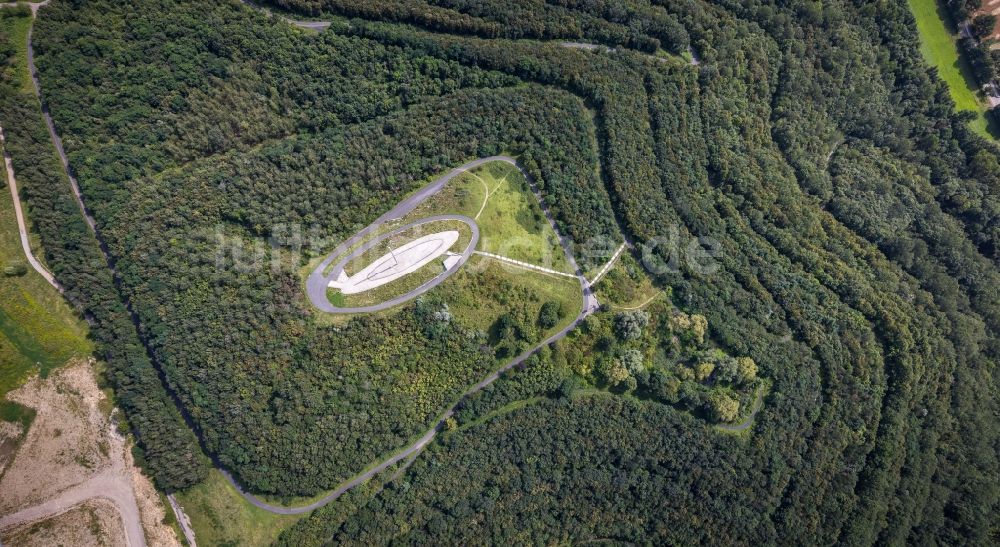 Bergkamen von oben - Gelände der ehemaligen Bergbau- Halde Halde Großes Holz in Bergkamen im Bundesland Nordrhein-Westfalen - NRW, Deutschland