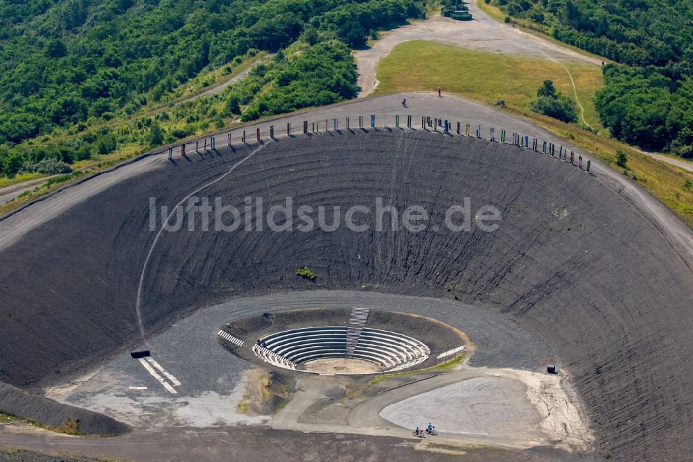 Luftaufnahme Bottrop - Gelände der ehemaligen Bergbau- Halde Haniel in Bottrop im Bundesland Nordrhein-Westfalen