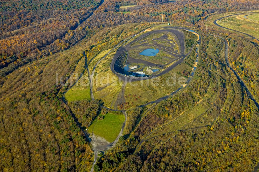 Luftaufnahme Bottrop - Gelände der ehemaligen Bergbau- Halde Haniel in Bottrop im Bundesland Nordrhein-Westfalen