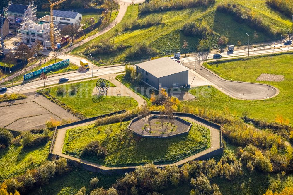 Bochum von oben - Gelände der ehemaligen Bergbau- Halde Kleine Halde Lothringen im Ortsteil Hiltrop in Bochum im Bundesland Nordrhein-Westfalen, Deutschland