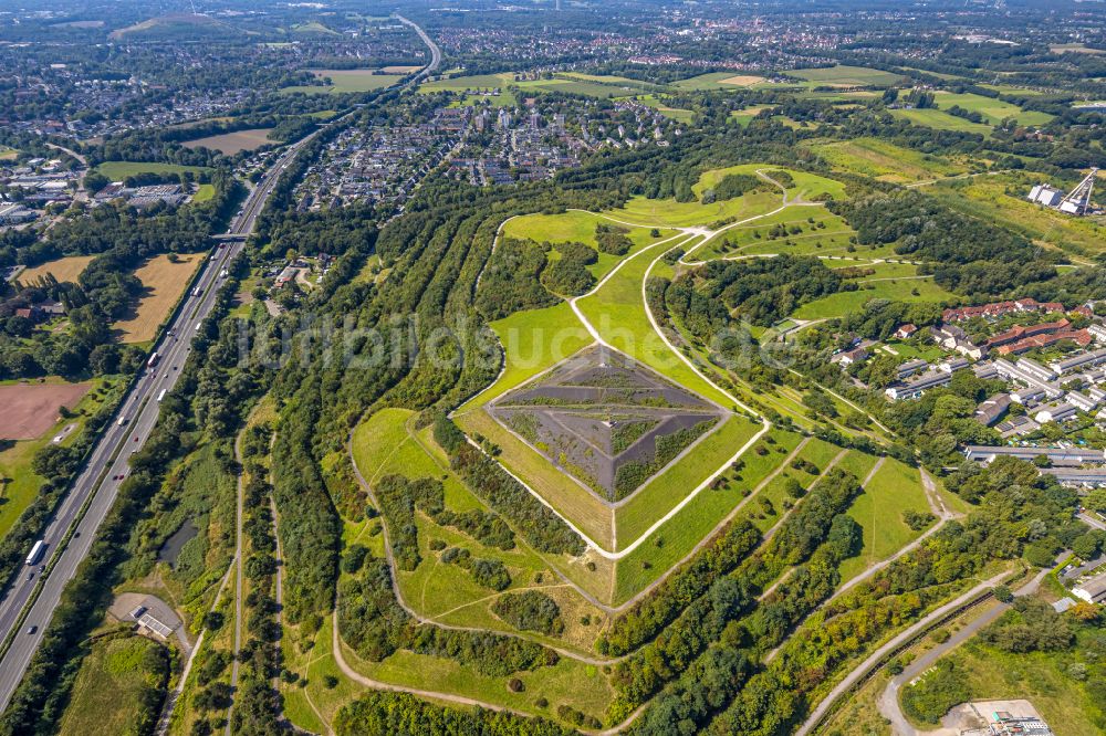 Luftaufnahme Gelsenkirchen - Gelände der ehemaligen Bergbau- Halde Rungenberghalde im Ortsteil Buer in Gelsenkirchen im Bundesland Nordrhein-Westfalen, Deutschland