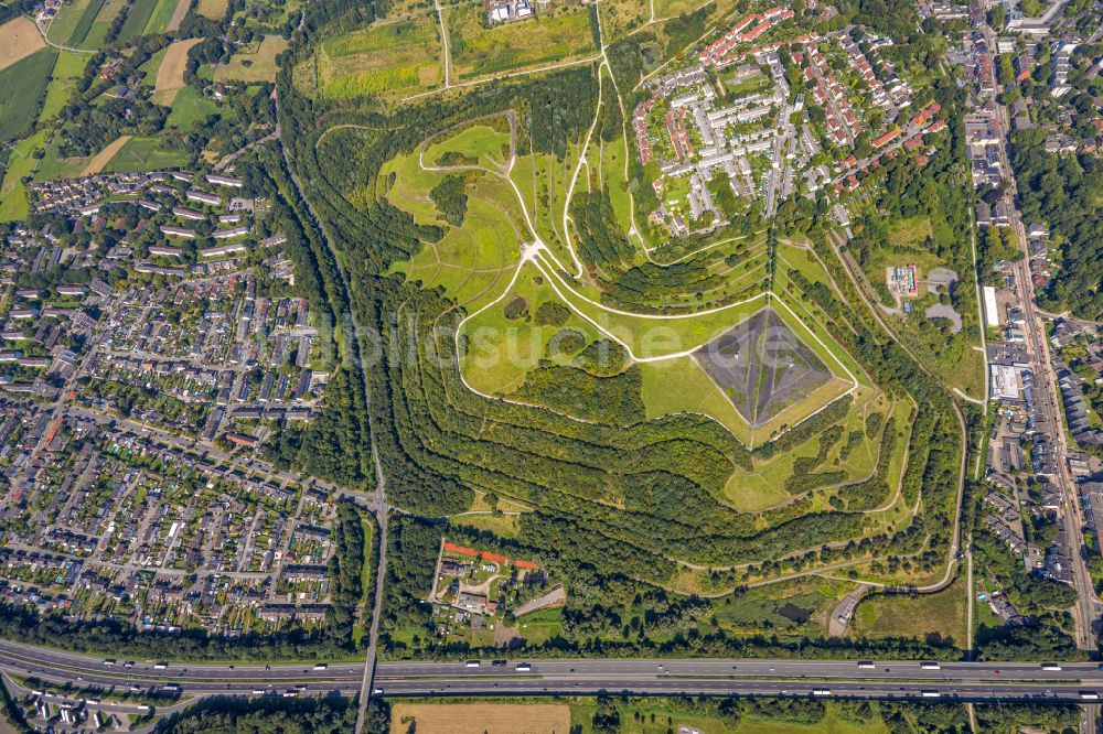 Gelsenkirchen von oben - Gelände der ehemaligen Bergbau- Halde Rungenberghalde im Ortsteil Buer in Gelsenkirchen im Bundesland Nordrhein-Westfalen, Deutschland