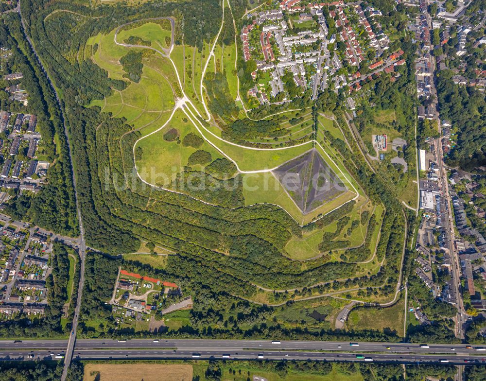 Luftaufnahme Gelsenkirchen - Gelände der ehemaligen Bergbau- Halde Rungenberghalde im Ortsteil Buer in Gelsenkirchen im Bundesland Nordrhein-Westfalen, Deutschland