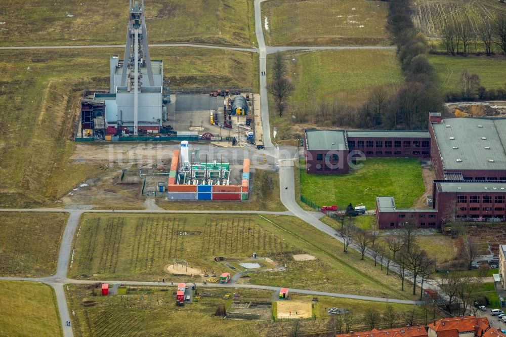 Luftaufnahme Gelsenkirchen - Gelände der ehemaligen Bergbau- Halde Zeche Hugo Schacht 2 im Ortsteil Buer in Gelsenkirchen im Bundesland Nordrhein-Westfalen, Deutschland