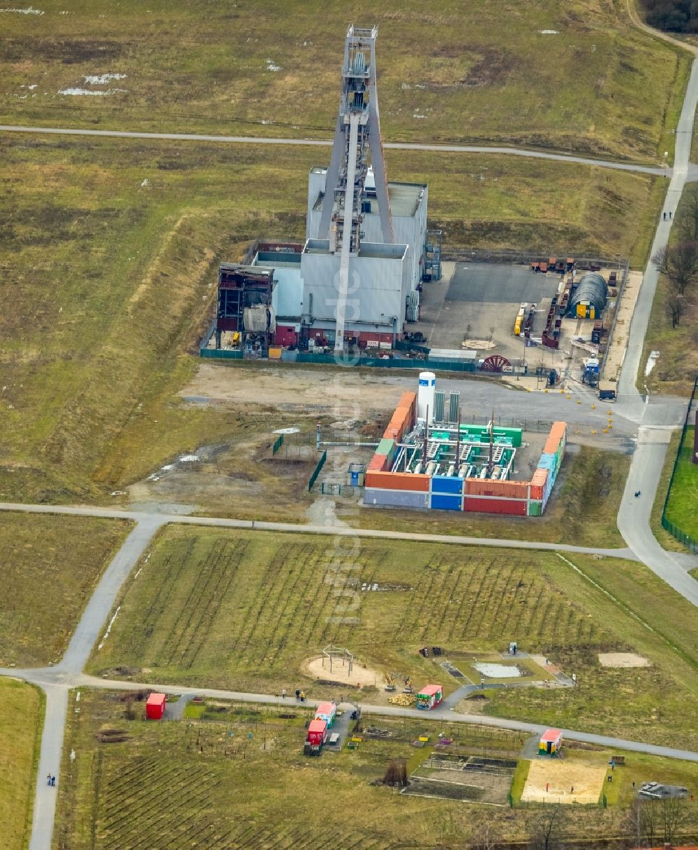 Gelsenkirchen von oben - Gelände der ehemaligen Bergbau- Halde Zeche Hugo Schacht 2 im Ortsteil Buer in Gelsenkirchen im Bundesland Nordrhein-Westfalen, Deutschland