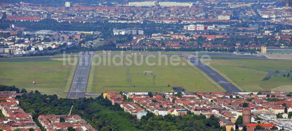 Luftaufnahme Berlin - Gelände des ehemaligen Flughafens Berlin-Tempelhof Tempelhofer Freiheit im Ortsteil Tempelhof in Berlin