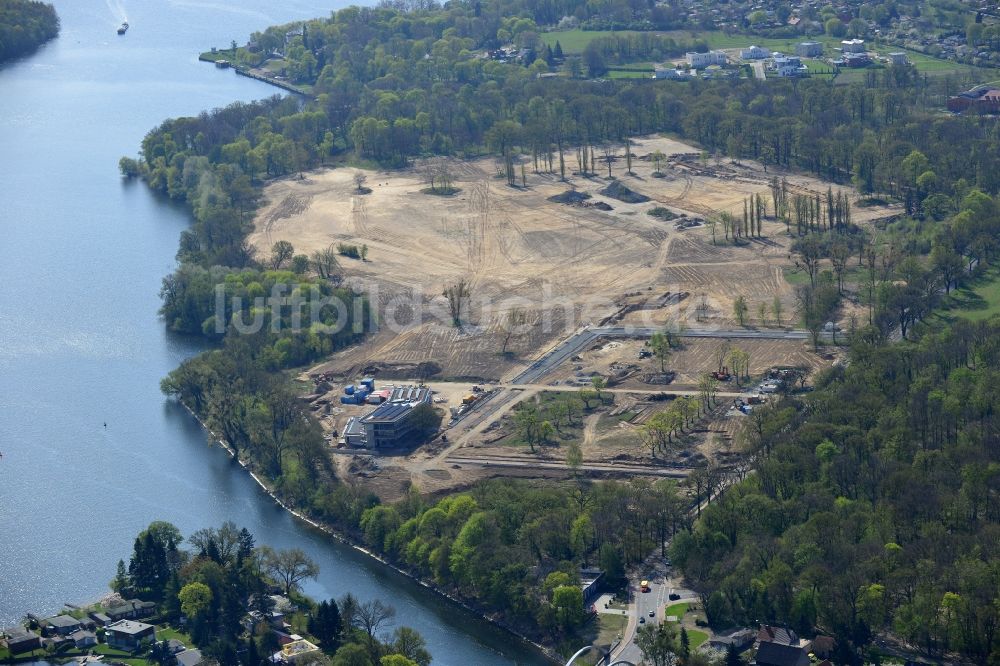 Luftaufnahme Potsdam - Gelände der ehemaligen grauen Kasernen der russischen Armee an der Nedlitzer Straße am Ufer des Jungfernsee in Potsdam im Bundesland Brandenburg