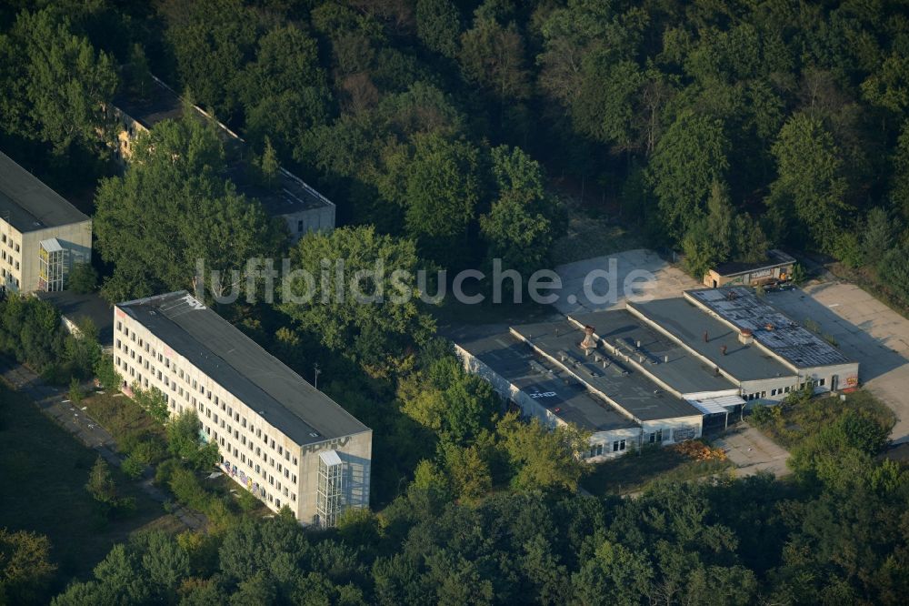 Luftbild Berlin - Gelände des ehemaligen Grenzausbildungsregimentes Wilhelmshagen an der Fürstenwalder Straße in Berlin