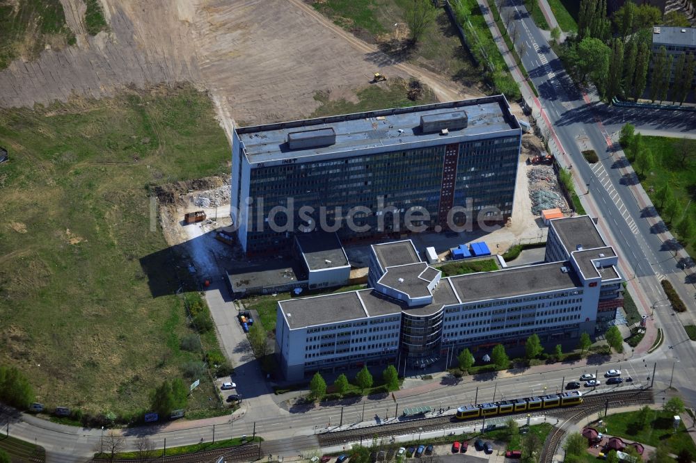 Berlin Hohenschönhausen von oben - Gelände des ehemaligen Hochhaus des DDR Baubetriebes SHB VEB Spezialhochbau Berlin an der Wartenberger Straße Ecke Gehrenseestraße in Berlin Hohenschönhausen