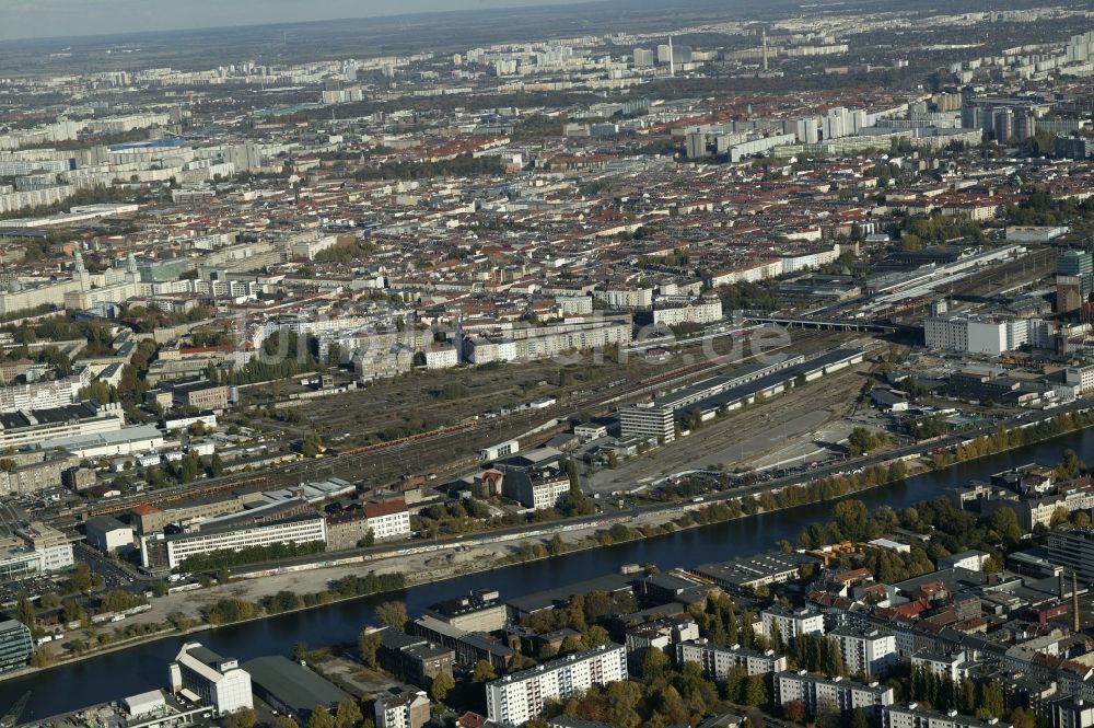 Luftaufnahme Berlin - Gelände des ehemaligen Ostgüterbahnhofs an der Mühlenstraße in Berlin im Bundesland Berlin