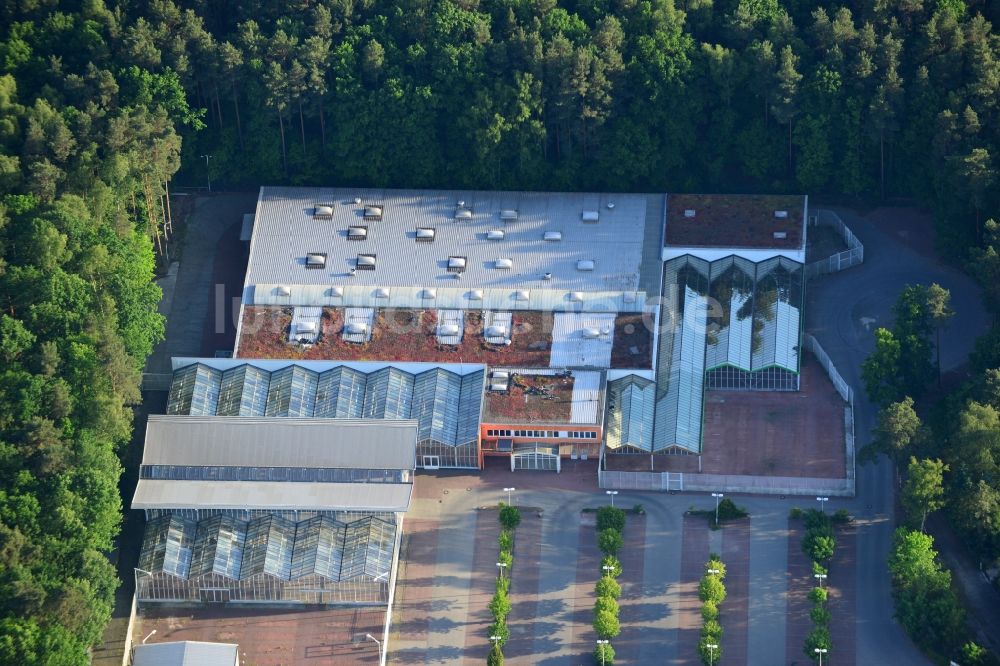 Luftbild Hohen Neuendorf - Gelände des Einkaufszentrum am ehemaligen OBI - Baumarkt an der Schönfließer Straße in Hohen Neuendorf im Bundesland Brandenburg