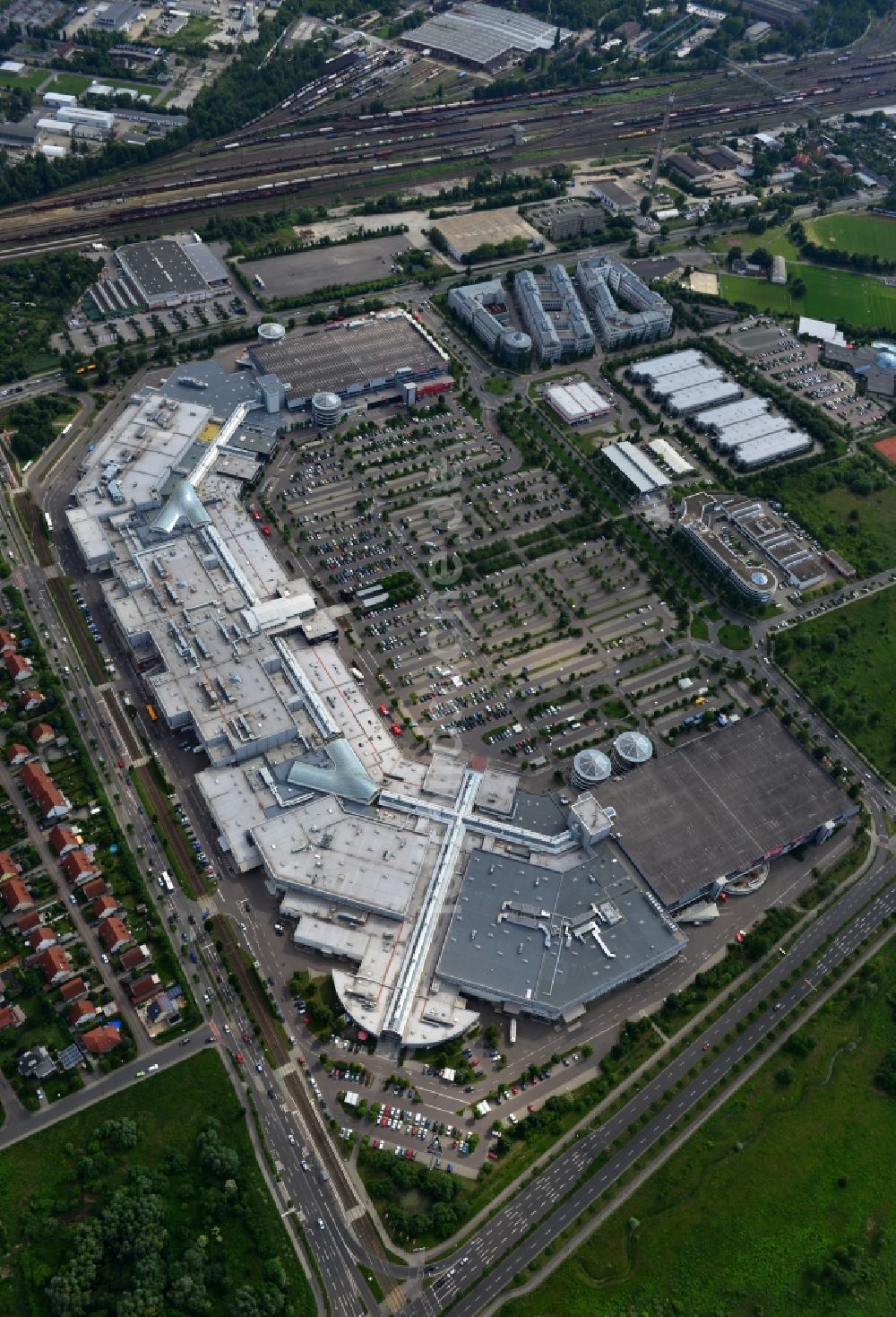 Leipzig von oben - Gelände des Einkaufszentrum Paunsdorf Center in Leipzig im Bundesland Sachsen