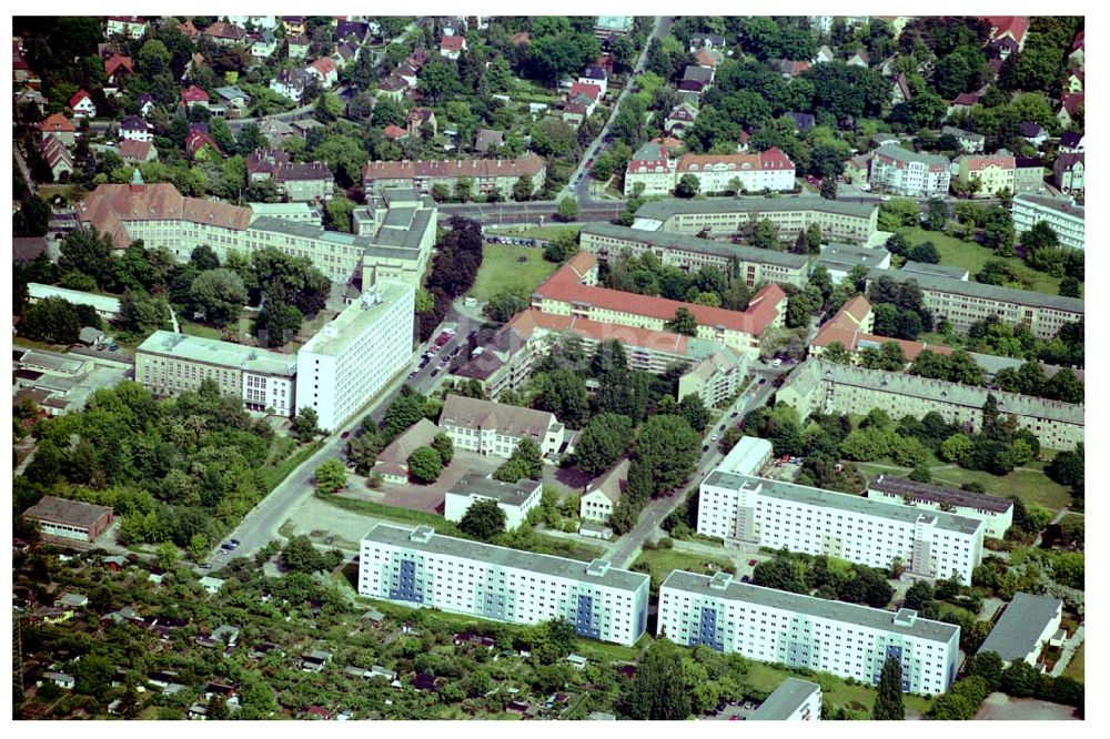 Berlin - Karlshorst von oben - Gelände der FHTW mit Studentenwohnsiedlung an der Straße am Tierpark in Berlin-Karlshorst.