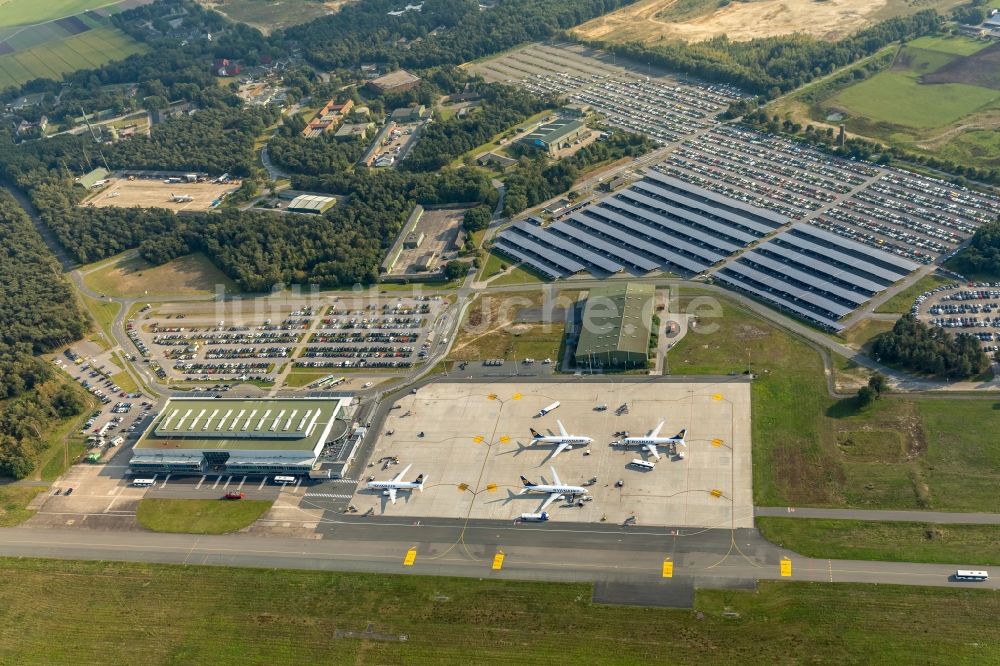 Weeze aus der Vogelperspektive: Gelände des Flughafen Airport Weeze ...