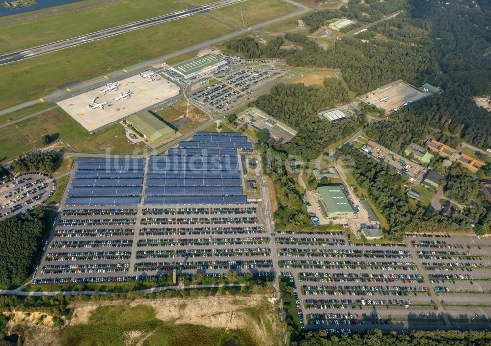 Weeze von oben - Gelände des Flughafen Airport Weeze Flughafen Niederrhein GmbH in Weeze im Bundesland Nordrhein-Westfalen, Deutschland