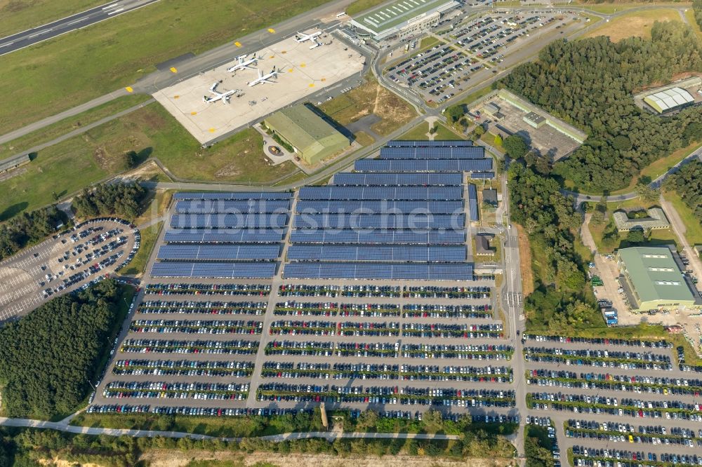 Weeze aus der Vogelperspektive: Gelände des Flughafen Airport Weeze Flughafen Niederrhein GmbH in Weeze im Bundesland Nordrhein-Westfalen, Deutschland