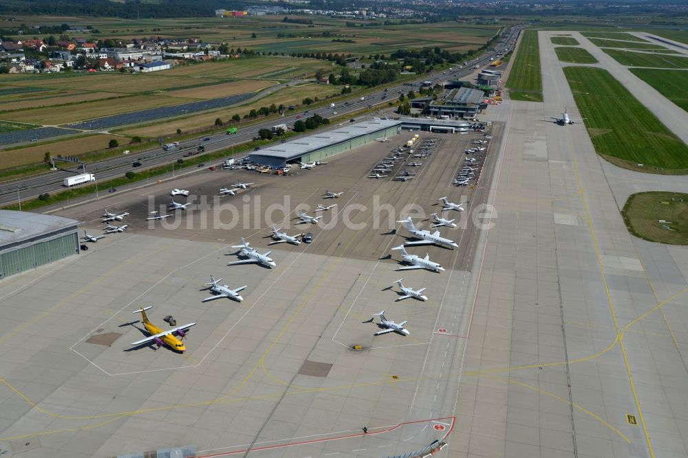 Luftaufnahme Stuttgart - Gelände des Flughafen am APROM Vorfeld und dem Bereich des GAT der General Aviation in Stuttgart im Bundesland Baden-Württemberg