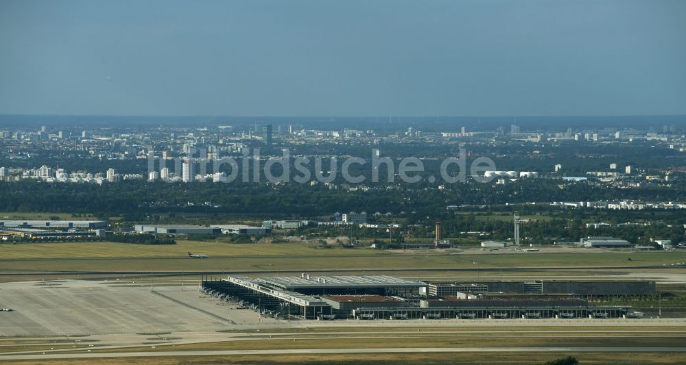 Luftbild Schönefeld - Gelände des Flughafen BER in Schönefeld im Bundesland Brandenburg