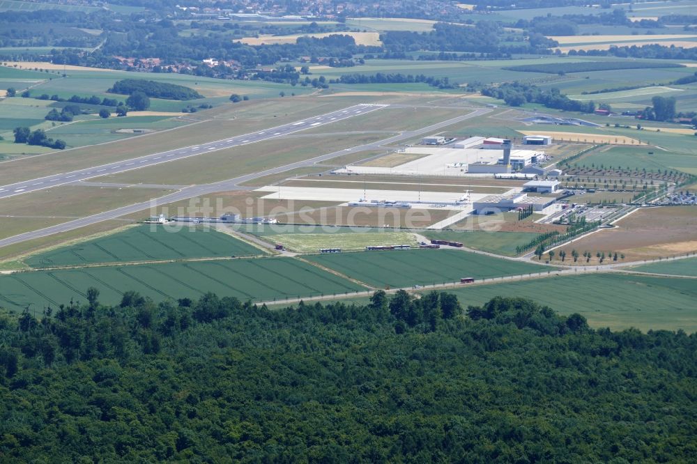 Luftaufnahme Calden - Gelände des Flughafen in Calden im Bundesland Hessen