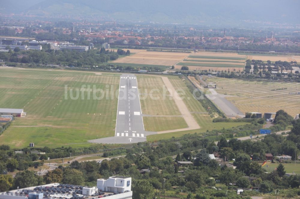 Luftaufnahme Mannheim - Gelände des Flughafen City Airport Mannheim (MHG) in Mannheim im Bundesland Baden-Württemberg