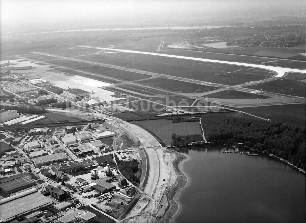 Düsseldorf von oben - Gelände des Flughafen in Düsseldorf im Bundesland Nordrhein-Westfalen, Deutschland