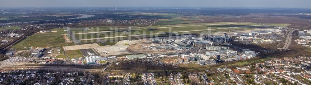 Düsseldorf von oben - Gelände des Flughafen in Düsseldorf im Bundesland Nordrhein-Westfalen, Deutschland