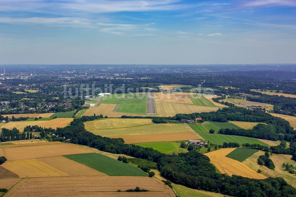 Luftaufnahme Mülheim an der Ruhr - Gelände des Flughafen in Essen / Mülheim an der Ruhr im Bundesland Nordrhein-Westfalen