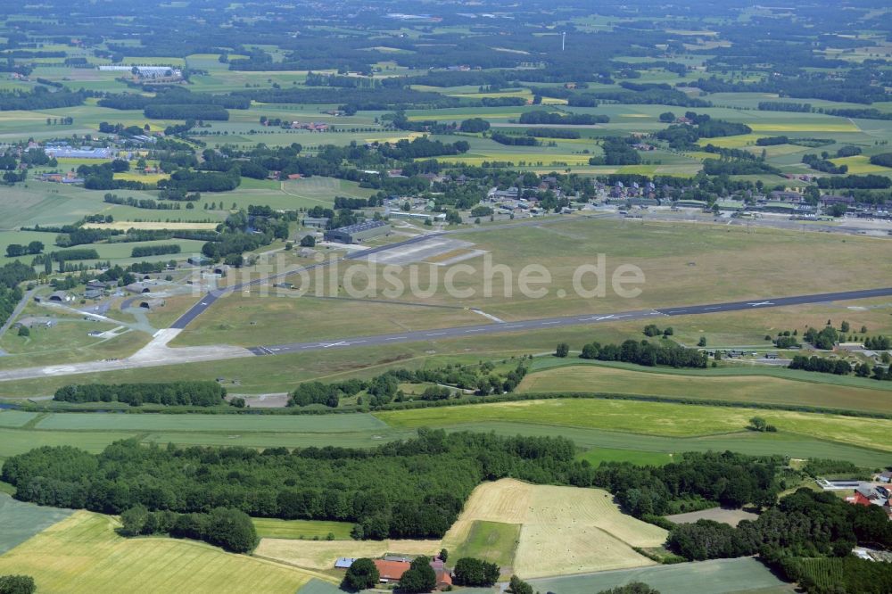 Gütersloh von oben - Gelände des Flughafen in Gütersloh im Bundesland Nordrhein-Westfalen