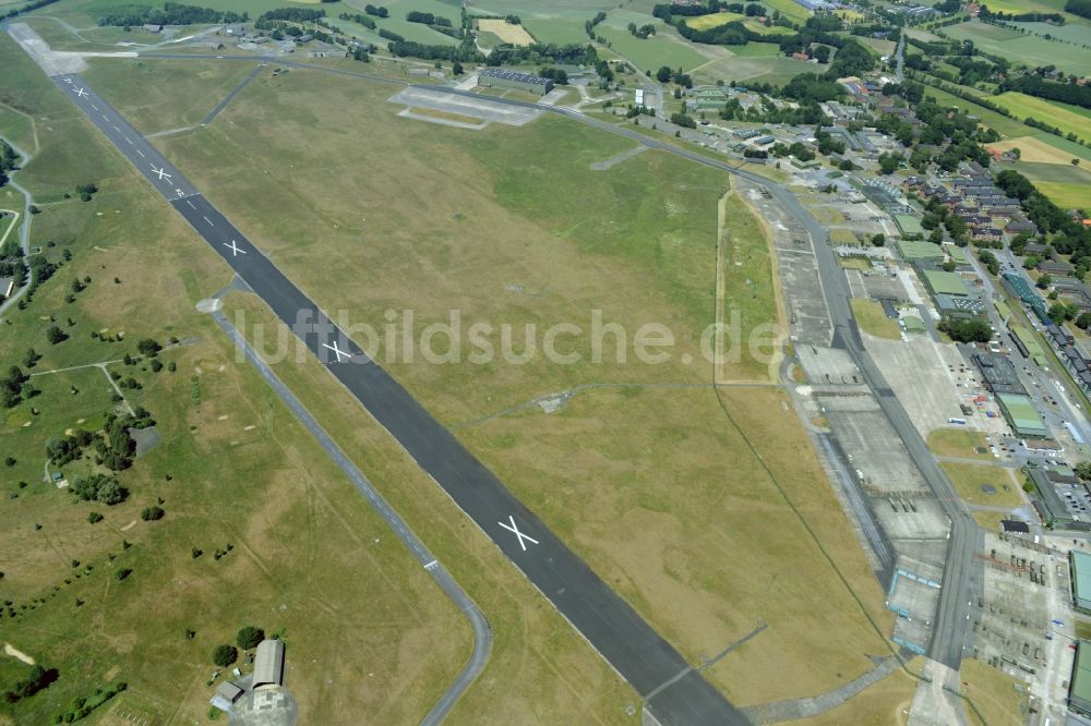 Luftaufnahme Gütersloh - Gelände des Flughafen in Gütersloh im Bundesland Nordrhein-Westfalen