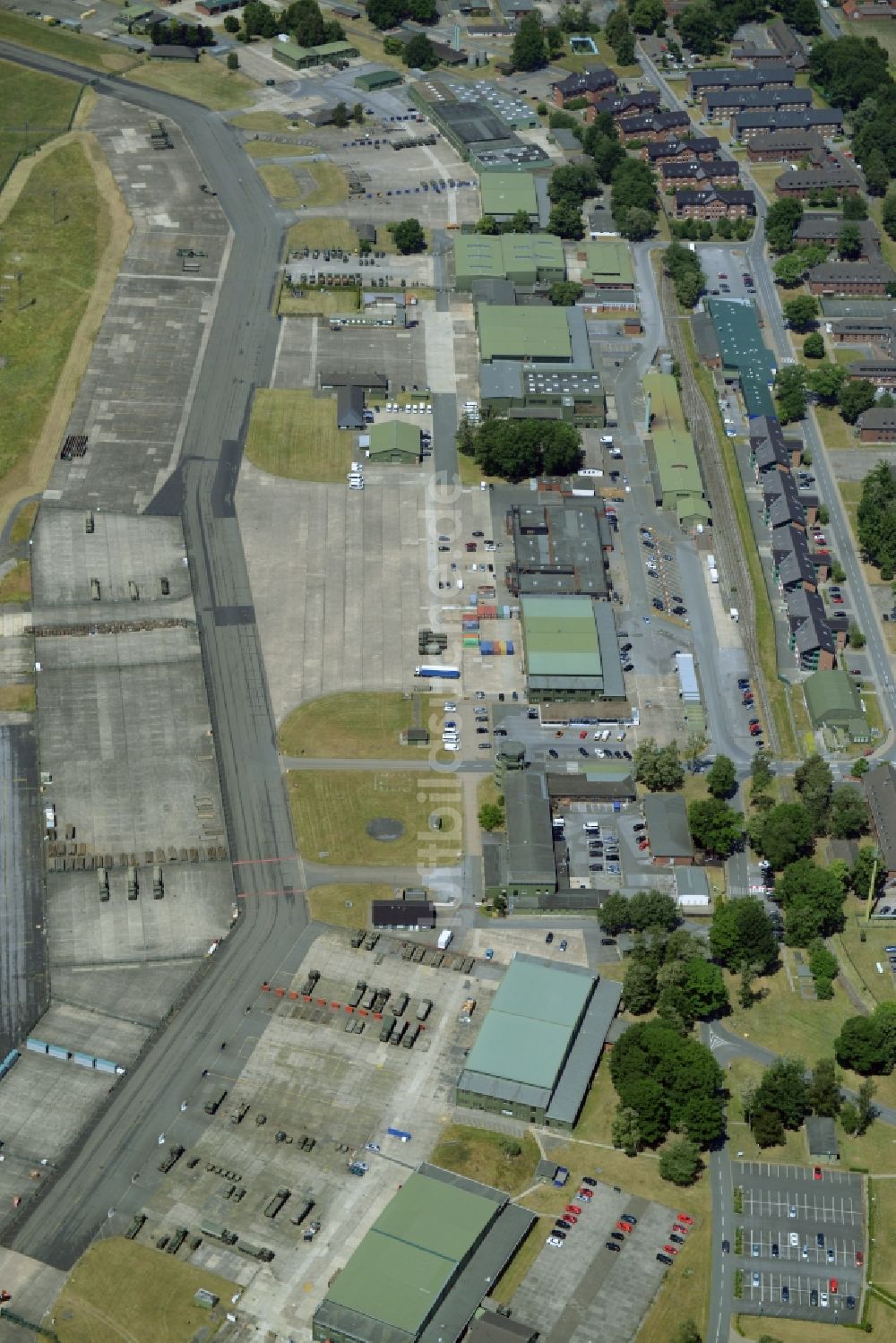 Gütersloh aus der Vogelperspektive: Gelände des Flughafen in Gütersloh im Bundesland Nordrhein-Westfalen