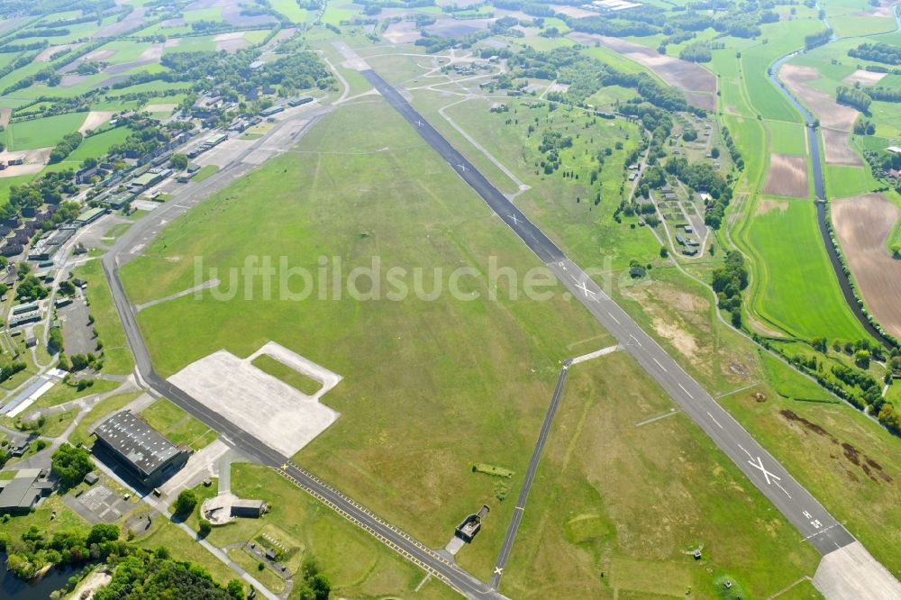 Gütersloh aus der Vogelperspektive: Gelände des Flughafen in Gütersloh im Bundesland Nordrhein-Westfalen